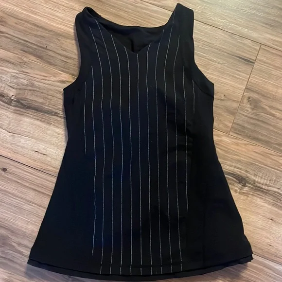 Luluemon active tank - Picture 3 of 14